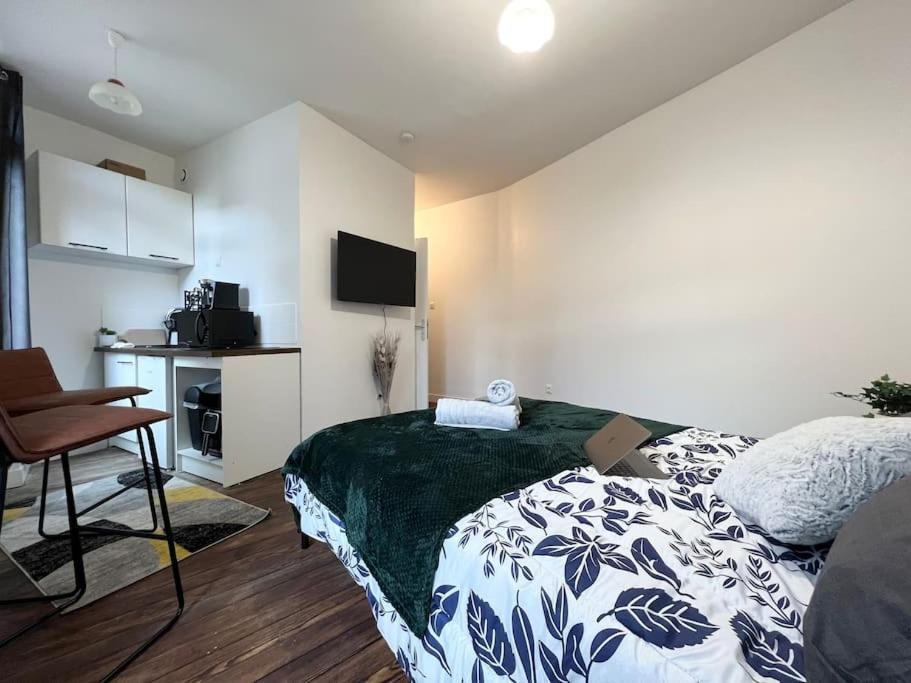 Le Petit Nid A 2 Min Gare / Centre Meulan Apartamento Exterior foto